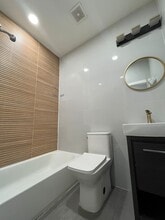 86 Zabriskie St, Unit 3 in Jersey City, NJ - Foto de edificio - Building Photo