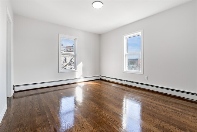 25 Courtland St in Everett, MA - Building Photo - Building Photo