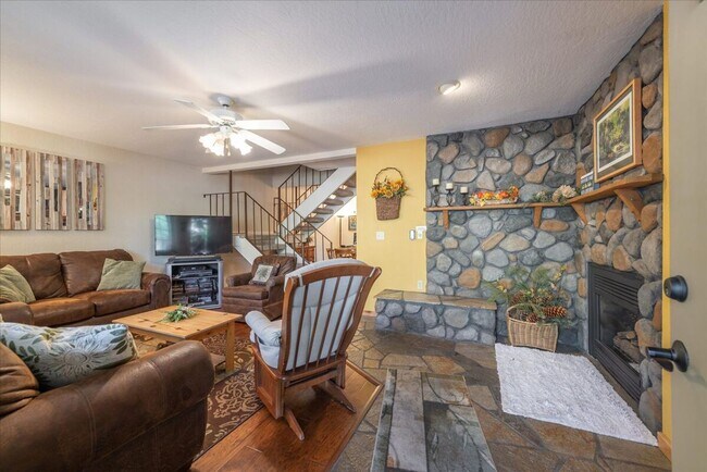 3101 Lake Forest Rd in Tahoe City, CA - Building Photo - Building Photo