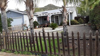 15157 Jenell St in Poway, CA - Building Photo