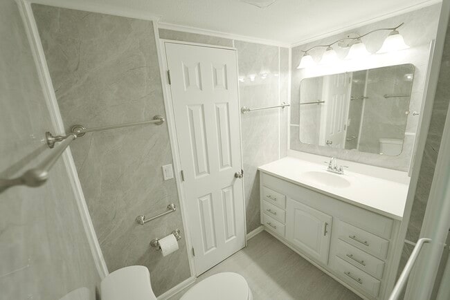 8520 SW 18th Ct in Davie, FL - Foto de edificio - Building Photo