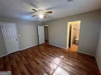 5911 Summerglen Ln in Atlanta, GA - Building Photo - Building Photo