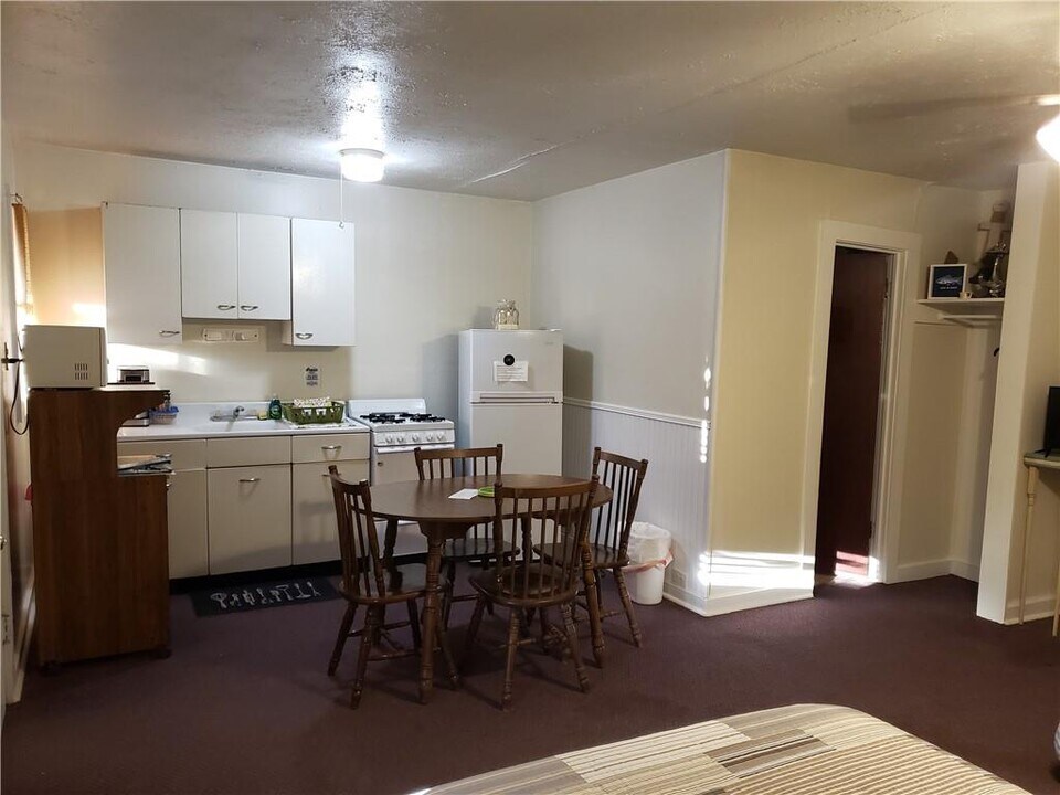 161 Alexander Dr in Tow, TX - Building Photo
