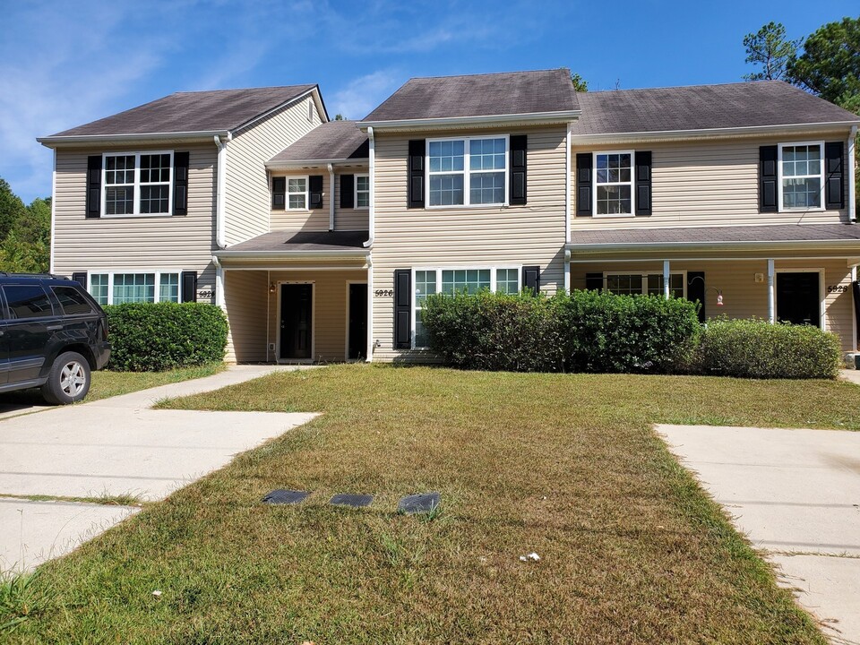 5926 Sherwood Pl in Ellenwood, GA - Building Photo