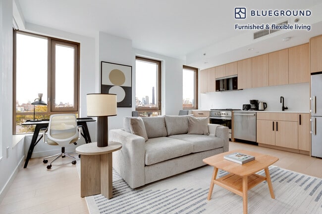 478 Kent Ave in Brooklyn, NY - Building Photo - Building Photo