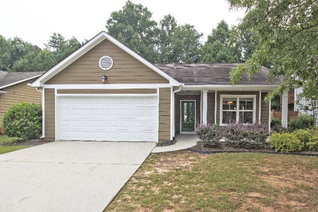 property at 462 Walnut Woods Dr