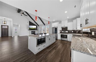 1140 Hope St in Centerton, AR - Building Photo - Building Photo