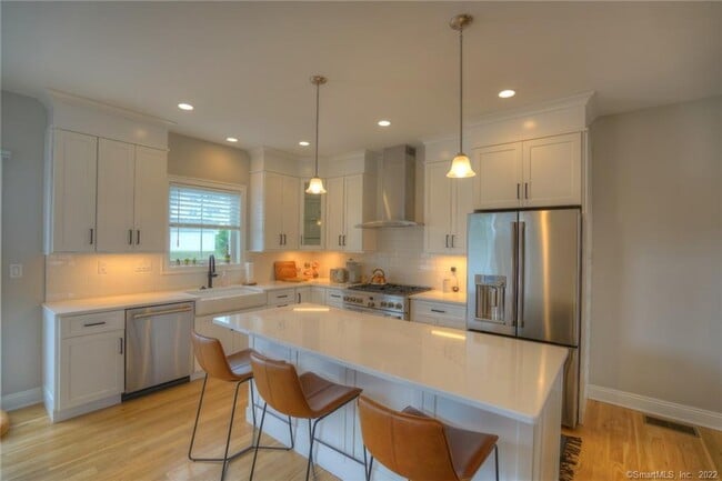 46 Park Ave in Stonington, CT - Building Photo - Building Photo