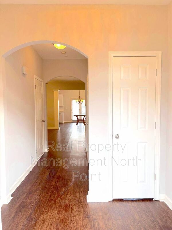 2048 Lakeshore Overlook Dr in Kennesaw, GA - Building Photo - Building Photo