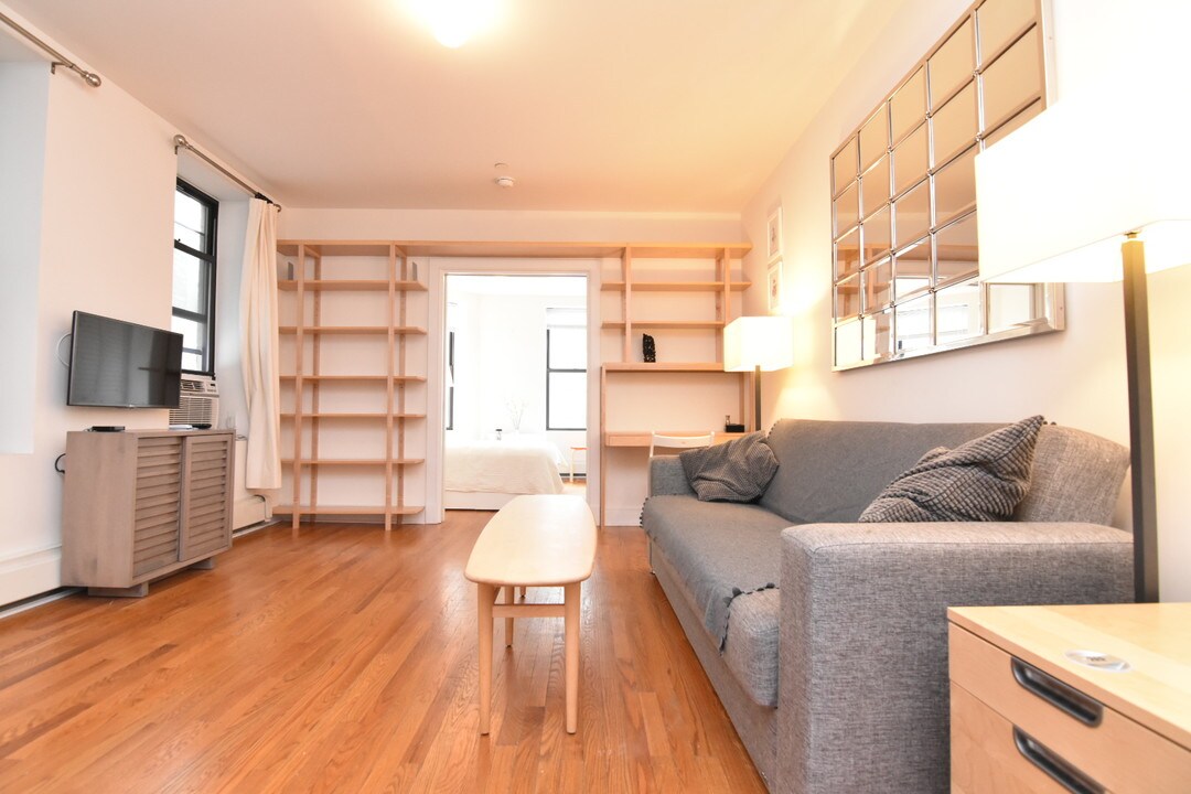 305 W 150th St in New York, NY - Building Photo
