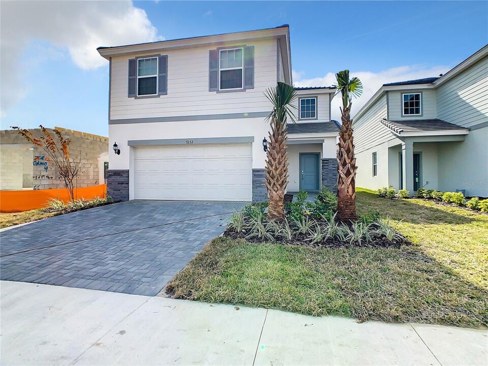 7232 Oakmoss Loop in Davenport, FL - Building Photo