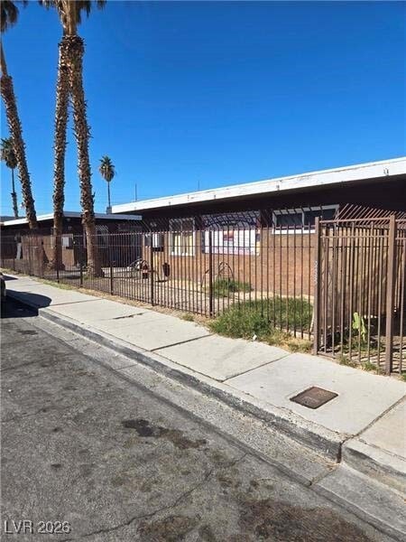 236 W Philadelphia Ave in Las Vegas, NV - Building Photo
