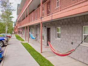 Nauvoo House in Rexburg, ID - Foto de edificio - Building Photo