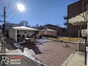 1911 W Addison St, Unit #1911-1 in Chicago, IL - Foto de edificio - Building Photo