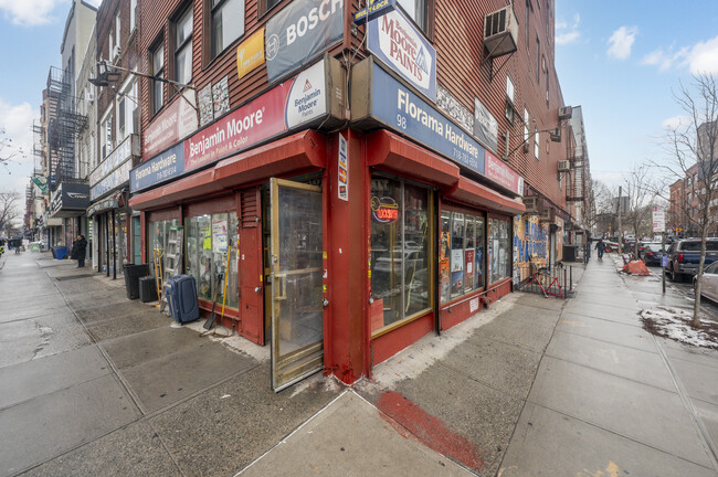 98 Graham Avenue in Brooklyn, NY - Building Photo - Building Photo