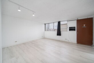 502 Captain Cook Ave in Honolulu, HI - Building Photo - Building Photo