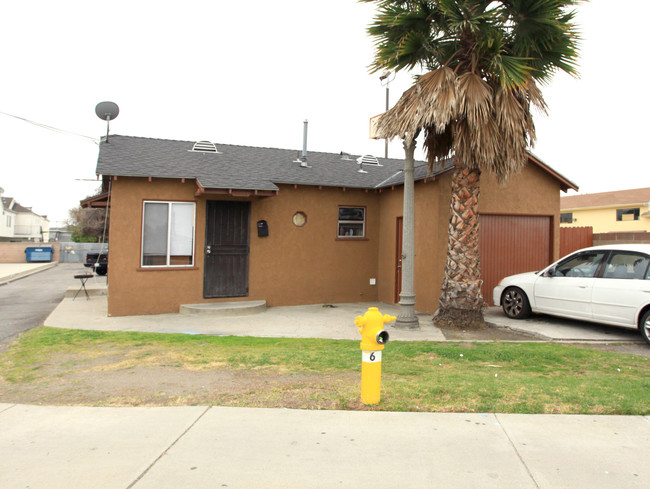 9446 Pacific Ave in Bellflower, CA - Foto de edificio - Building Photo