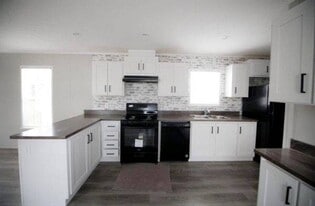 23 Sundale Trailer Ct in Washington, IN - Building Photo