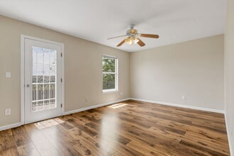 20612 E Batavia Dr in Aurora, CO - Building Photo - Building Photo