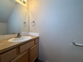 2830 SW Juniper Ave in Redmond, OR - Building Photo - Building Photo
