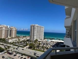 1985 S Ocean Dr in Hallandale Beach, FL - Building Photo