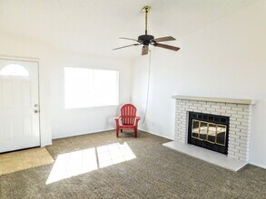 5384 Morongo Rd in Twentynine Palms, CA - Building Photo - Building Photo