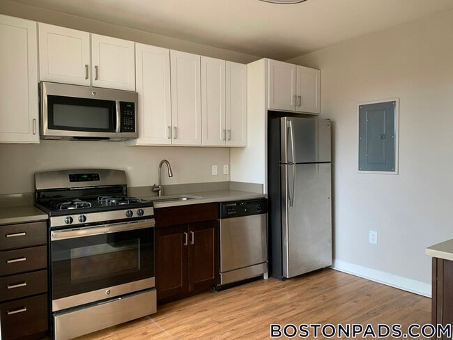 9 Bronsdon St in Boston, MA - Foto de edificio - Building Photo