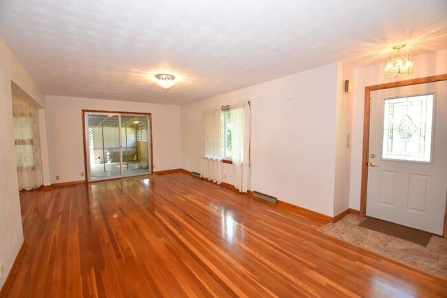 9961 Rosehill Rd in Berrien Springs, MI - Building Photo - Building Photo