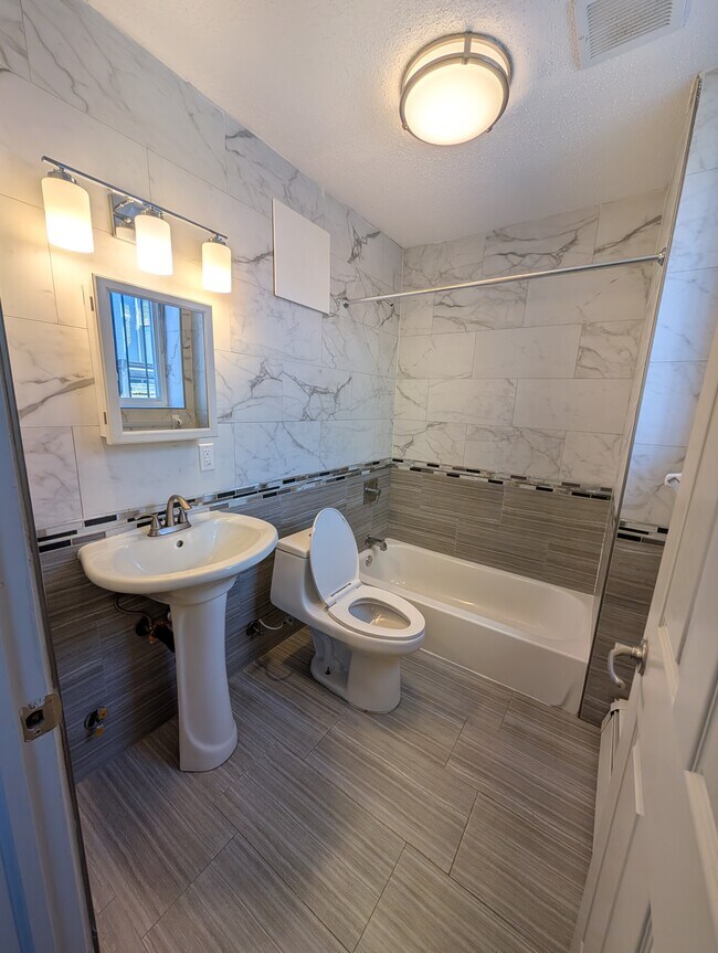 property at 530 Wethersfield Ave