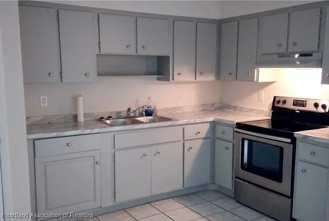 101 Voss Ct in Sebring, FL - Building Photo - Building Photo