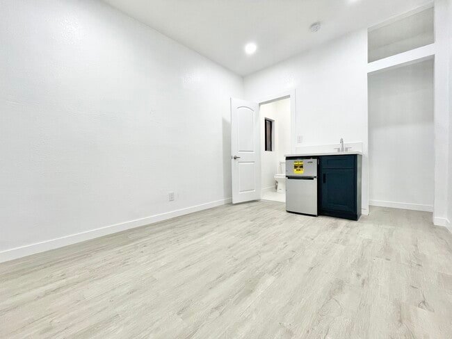 property at 2826 Darwin Ave