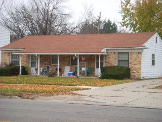 1663 Haslett Rd in East Lansing, MI - Foto de edificio