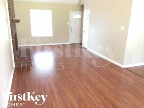 7140 Maryland Ct in Memphis, TN - Building Photo - Building Photo