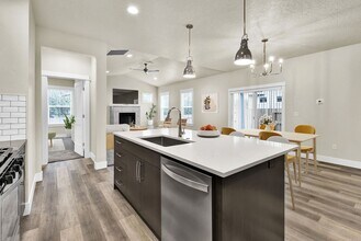 10264 W Utahna St in Garden City, ID - Building Photo - Building Photo