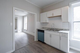 649 4th St in Troy, NY - Building Photo - Building Photo