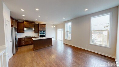 2708 S Spurway Dr in Ann Arbor, MI - Building Photo - Building Photo