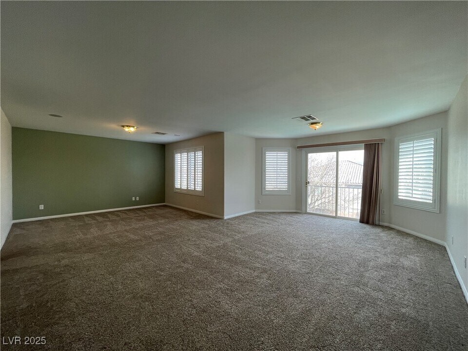 11002 Inverlochy Ct in Las Vegas, NV - Building Photo