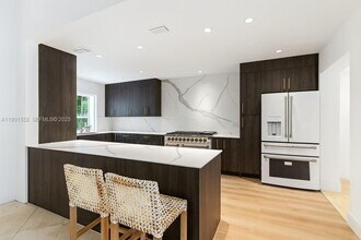 1951 Secoffee St in Miami, FL - Building Photo - Building Photo