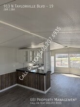 913 N Taylorville Blvd in Taylorville, IL - Building Photo - Building Photo