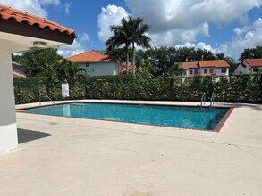13517 Fountain View Blvd in Wellington, FL - Building Photo - Building Photo