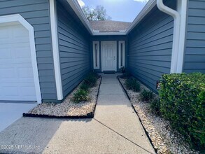 8417 Fire Fly Ln in Jacksonville, FL - Building Photo - Building Photo