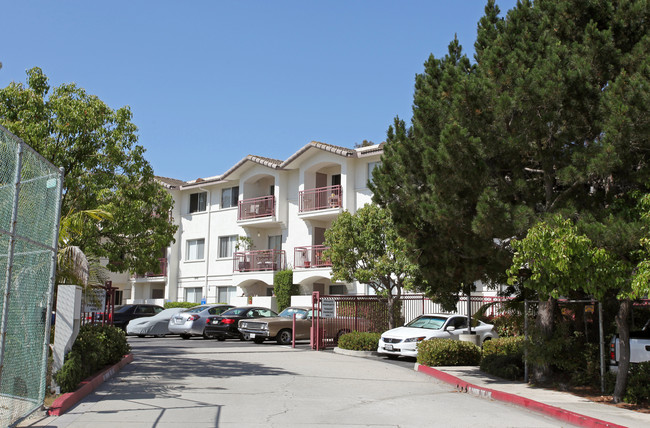 Manhattan Village Senior Villas in Manhattan Beach, CA - Foto de edificio - Building Photo