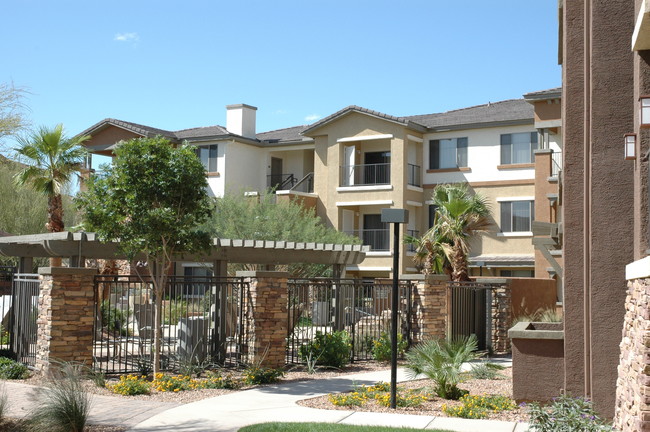 Borrego at Spectrum in Gilbert, AZ - Foto de edificio - Building Photo