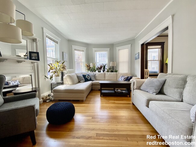 12 Parkton Rd, Unit 1 in Boston, MA - Building Photo - Building Photo