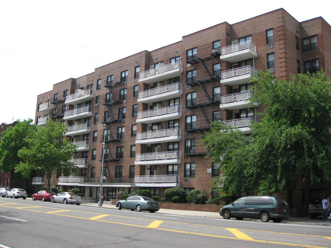 450 Rockaway Pky in Brooklyn, NY - Building Photo - Building Photo