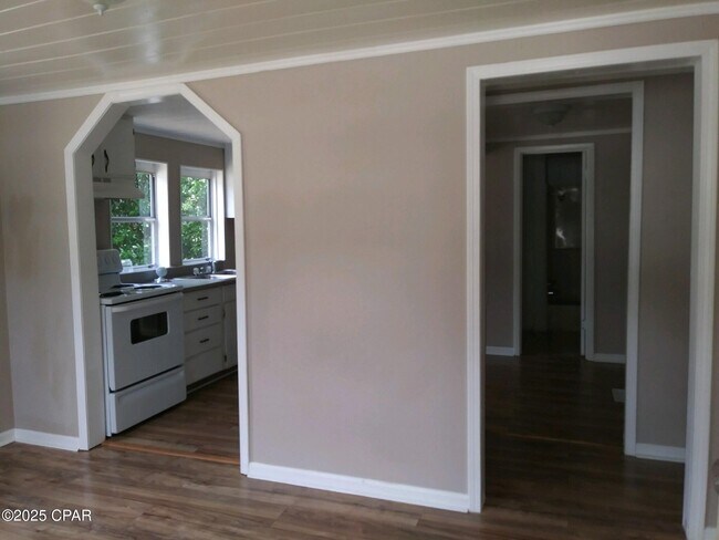 5120 E 11th St in Panama City, FL - Building Photo - Building Photo