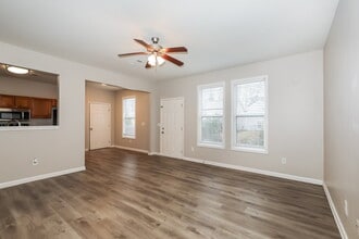 1555 Persimmon Trace, Unit 1101-108 in Morrow, GA - Foto de edificio - Building Photo