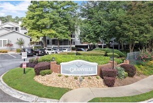 534 Granville Ct in Atlanta, GA - Building Photo