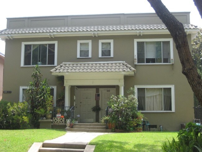 1244 S Orange St in Glendale, CA - Foto de edificio - Building Photo