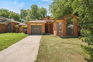4702 Poppy Dr E in Fort Worth, TX - Building Photo